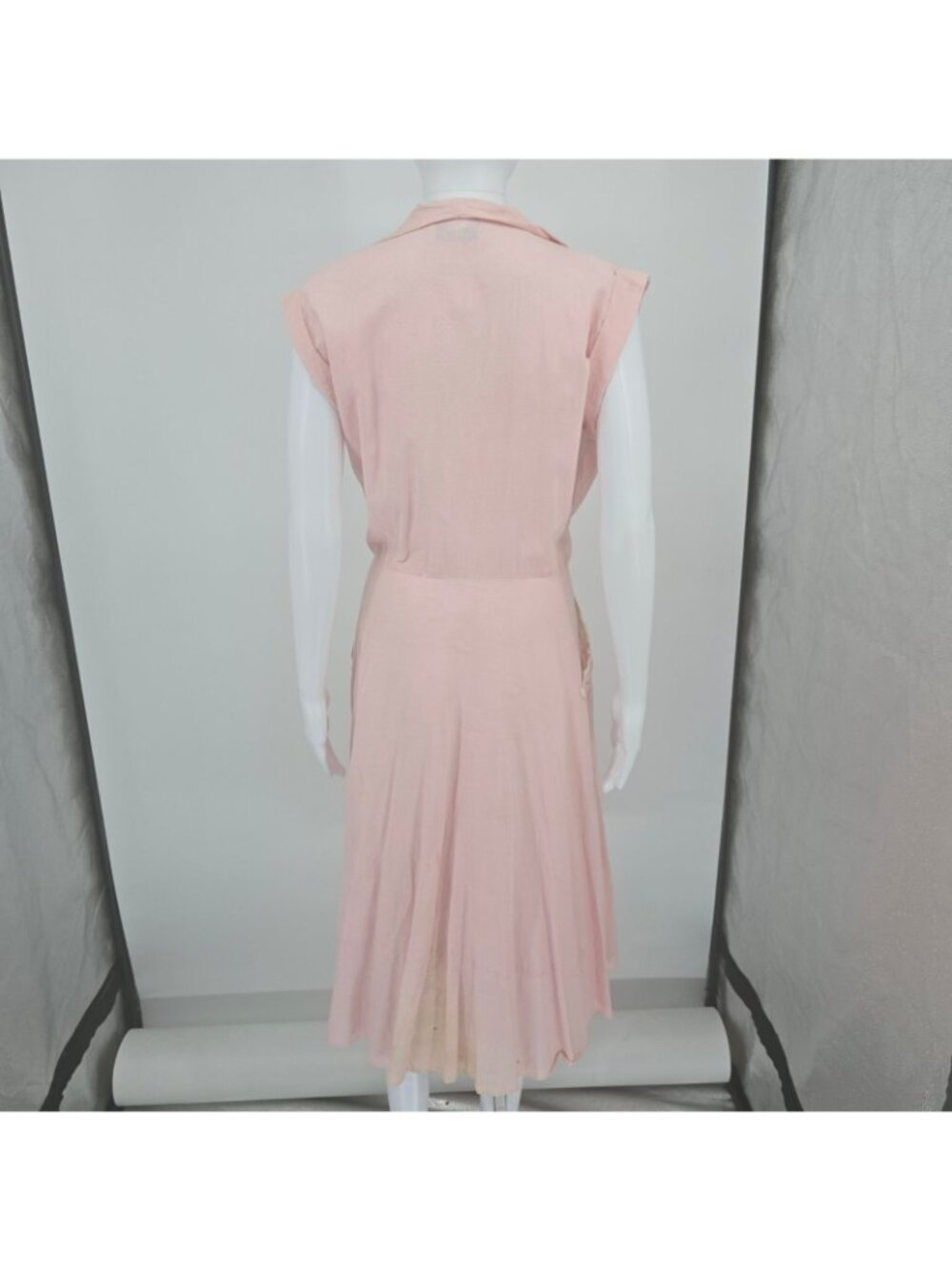 Vintage 1950s Loungees Pink Swiss Dot Double-Breasted Fit & Flare Day Dress (L) - Picture 4 of 13